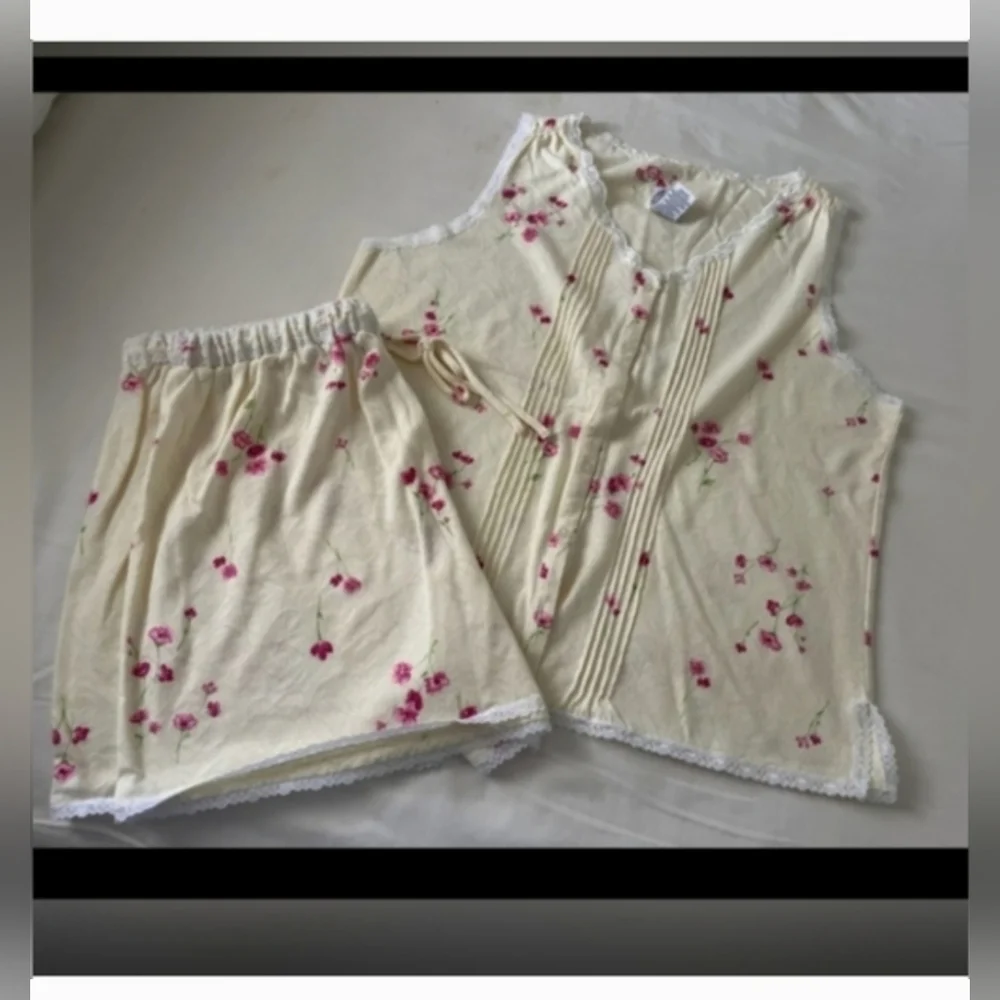 Floral Pajama Set with Pink Accents - Picture 2 of 3